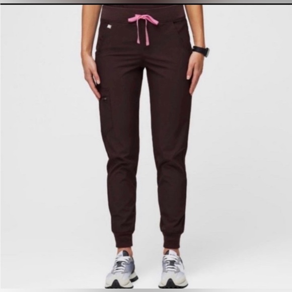 Figs jogger scrub pants in dark Fig *LIMITED EDITION COLOR* - Picture 1 of 4
